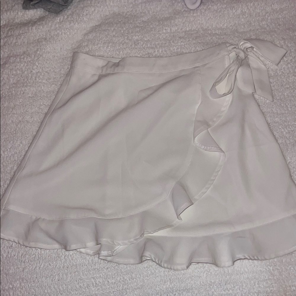 Tiger Mist Elegant White Wrap Skirt